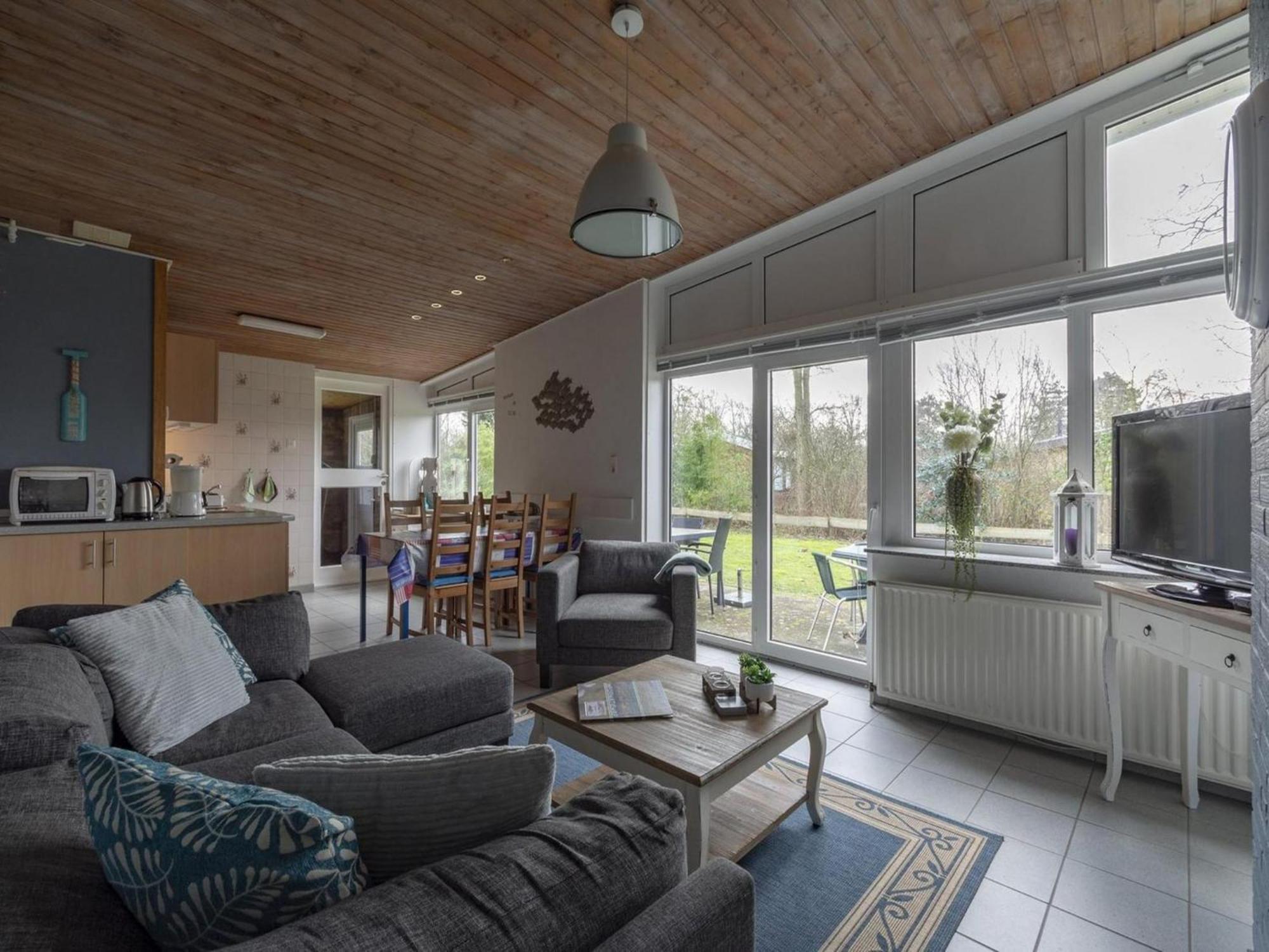 Holiday Home With Fabulous Garden Sint Maartensvlotbrug Exterior photo